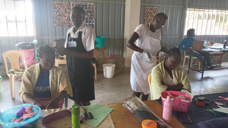 Diploma in Hairdressing and Beauty Therapy